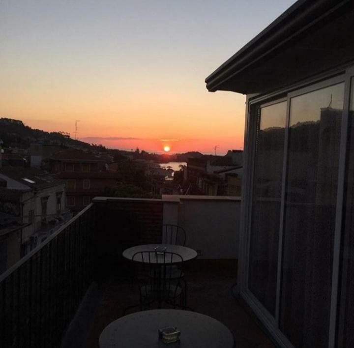 Bed & Breakfast Dietro Le Mura Aci Castello Eksteriør billede