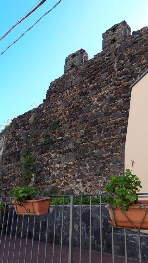 Bed & Breakfast Dietro Le Mura Aci Castello Eksteriør billede